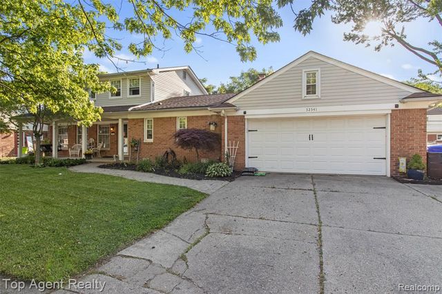 32341 Woody, Fraser, MI 48026
