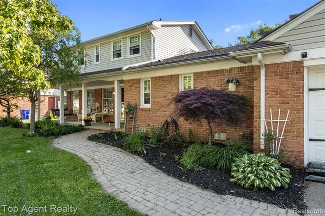32341 Woody, Fraser, MI 48026