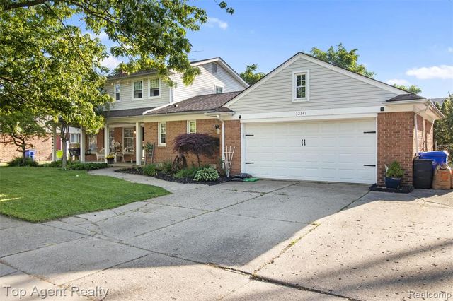 32341 Woody, Fraser, MI 48026
