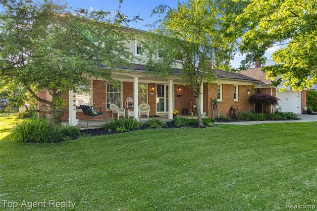 32341 Woody, Fraser, MI 48026