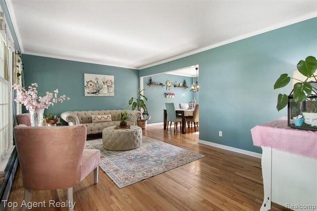 32341 Woody, Fraser, MI 48026
