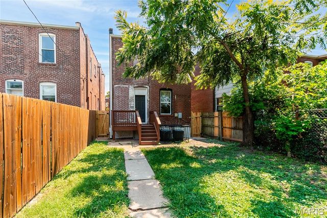 3339 Virginia Avenue, St Louis, MO 63118