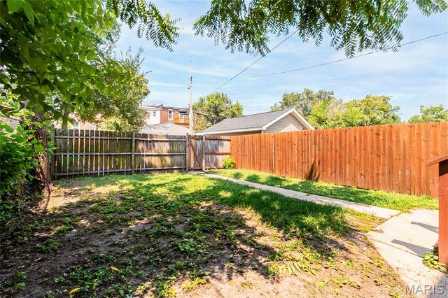 3339 Virginia Avenue, St Louis, MO 63118