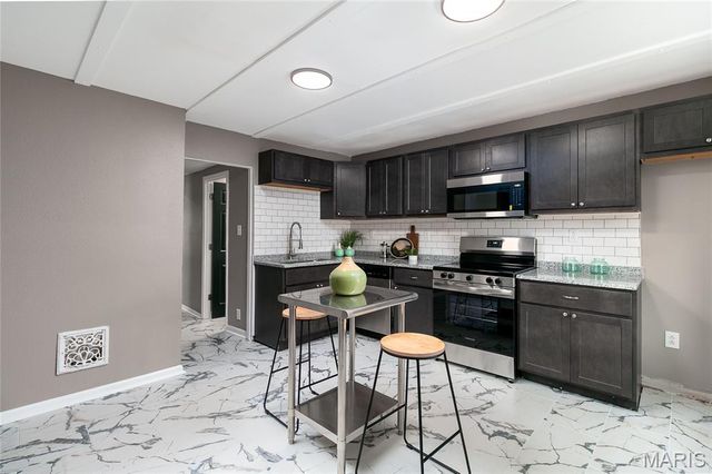 3339 Virginia Avenue, St Louis, MO 63118
