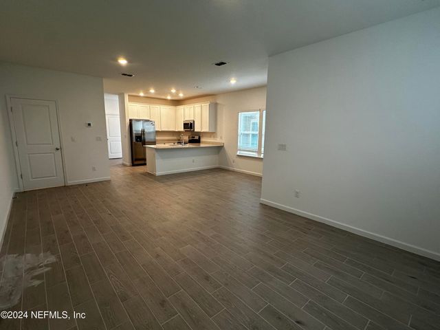 4387 LEEWARD BREEZE Loop, Middleburg, FL 32068