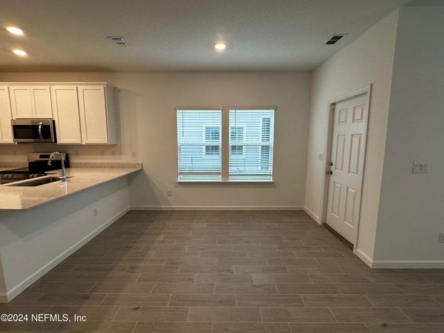 4387 LEEWARD BREEZE Loop, Middleburg, FL 32068