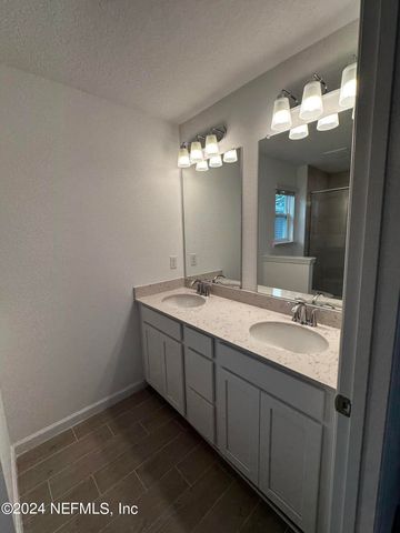 4387 LEEWARD BREEZE Loop, Middleburg, FL 32068