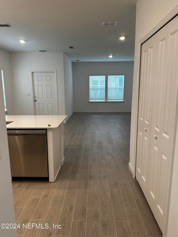 4387 LEEWARD BREEZE Loop, Middleburg, FL 32068