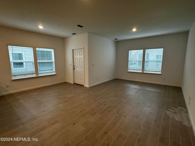 4387 LEEWARD BREEZE Loop, Middleburg, FL 32068