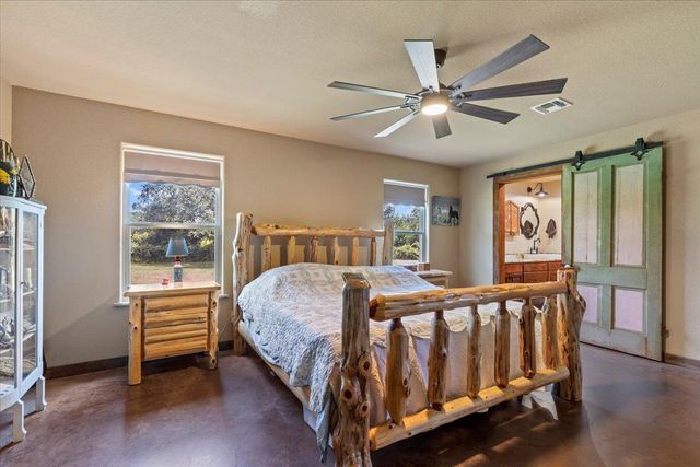 7835 Berger RD, Schulenburg, TX 78956