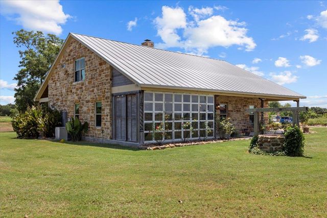 7835 Berger RD, Schulenburg, TX 78956