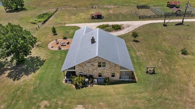 7835 Berger RD, Schulenburg, TX 78956