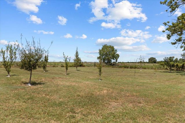 7835 Berger RD, Schulenburg, TX 78956