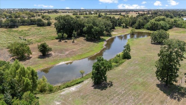 7835 Berger RD, Schulenburg, TX 78956