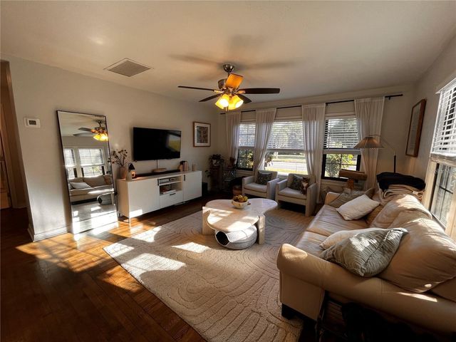 1221 30TH AVENUE N, St Petersburg, FL 33703