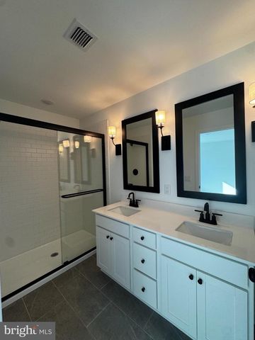 59 BASSWOOD ST, Berlin, NJ 08009