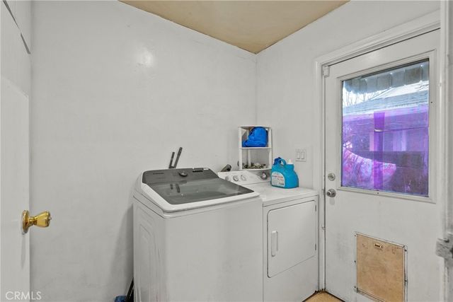 9253 Hayvenhurst Avenue, North Hills, CA 91343