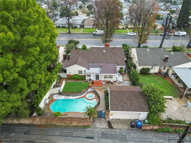 9253 Hayvenhurst Avenue, North Hills, CA 91343