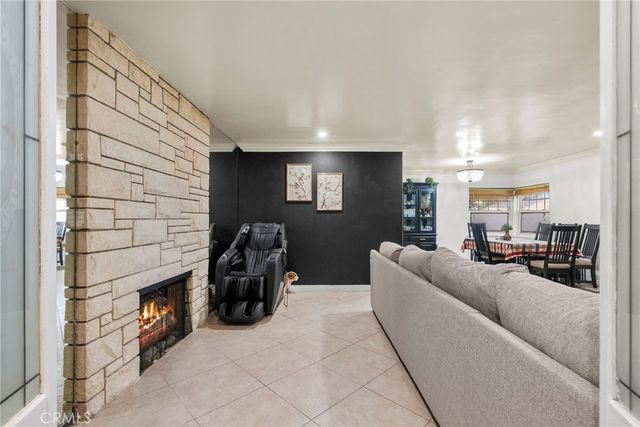 9253 Hayvenhurst Avenue, North Hills, CA 91343