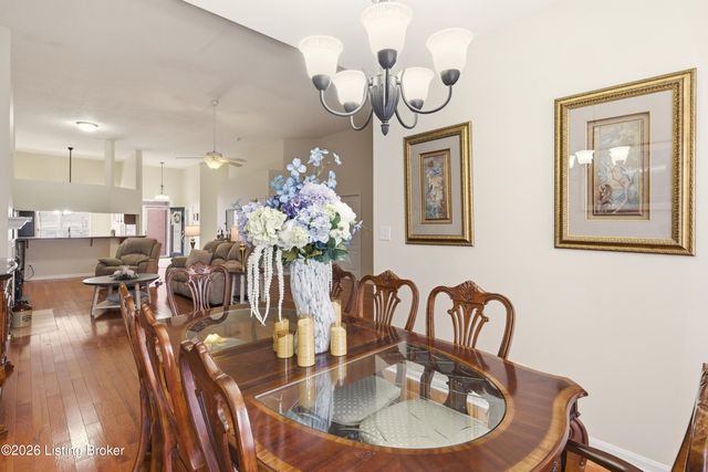 7526 Autumn Pointe Dr, Louisville, KY 40214