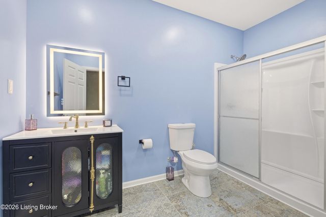 7526 Autumn Pointe Dr, Louisville, KY 40214