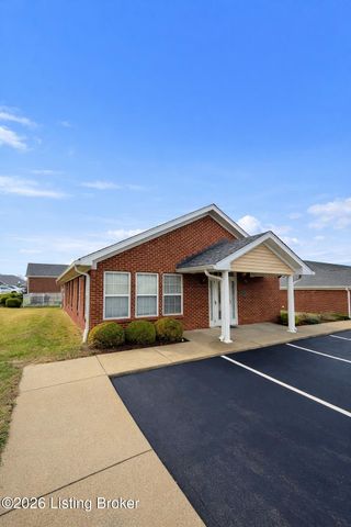 7526 Autumn Pointe Dr, Louisville, KY 40214