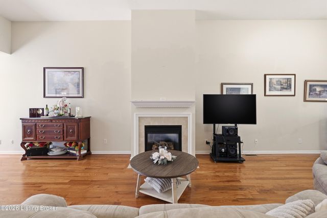 7526 Autumn Pointe Dr, Louisville, KY 40214