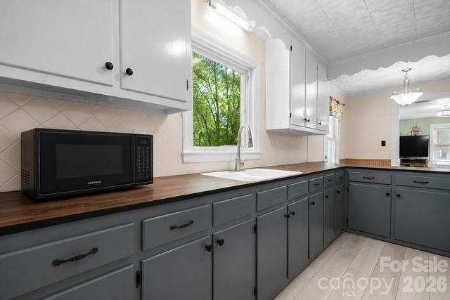 2981 East Maiden Road, Maiden, NC 28650