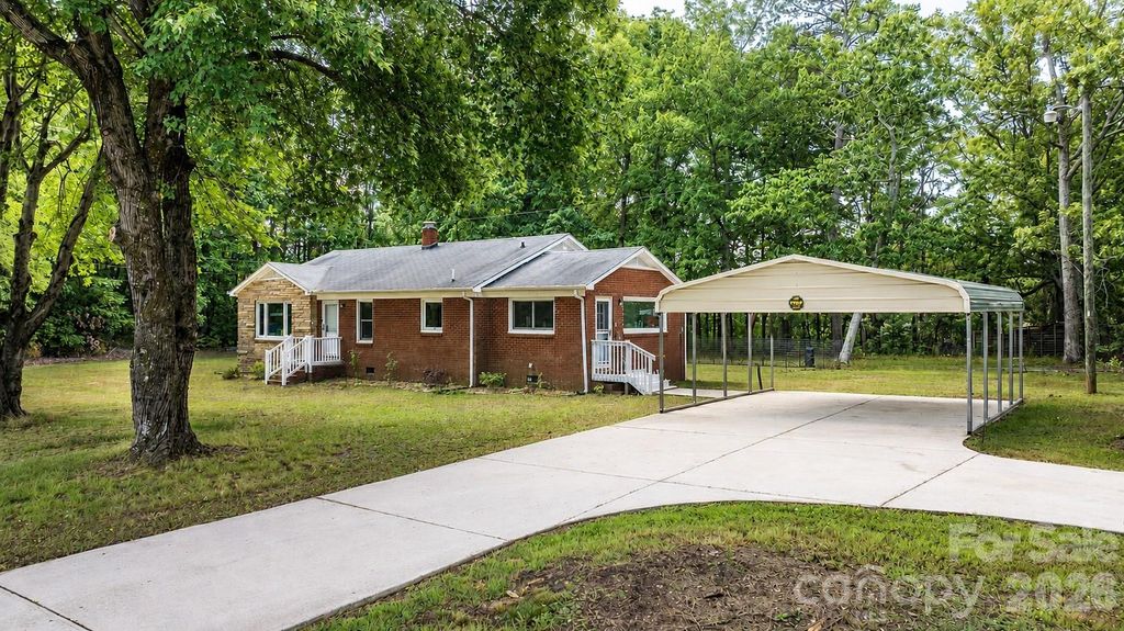 2981 East Maiden Road, Maiden, NC 28650