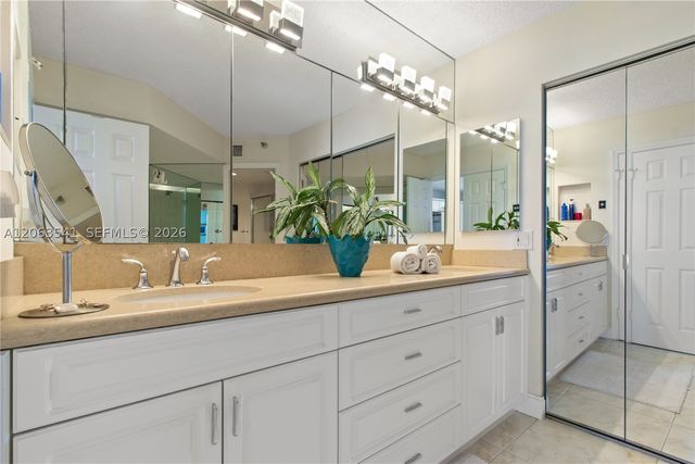 3500 Mystic Pointe Dr 2204, Aventura, FL 33180