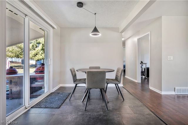 605 Briar Avenue NE, North Canton, OH 44720