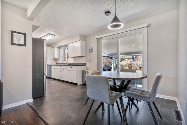 605 Briar Avenue NE, North Canton, OH 44720