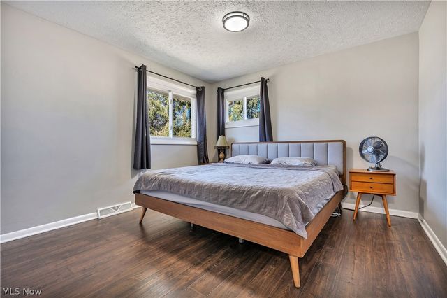 605 Briar Avenue NE, North Canton, OH 44720