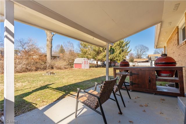 605 Briar Avenue NE, North Canton, OH 44720