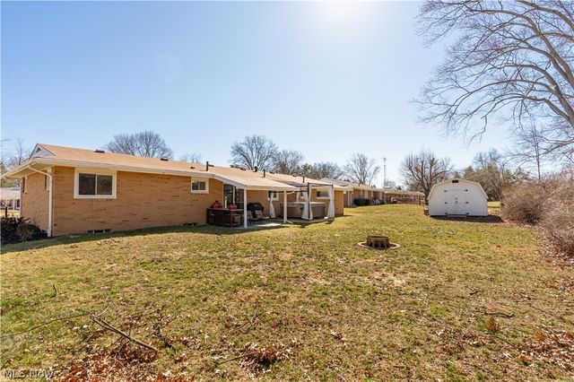 605 Briar Avenue NE, North Canton, OH 44720