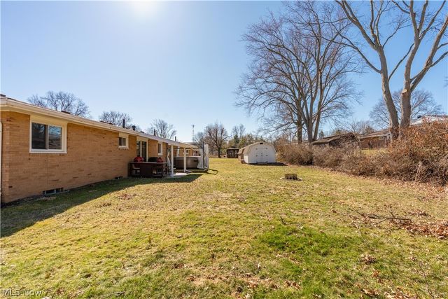 605 Briar Avenue NE, North Canton, OH 44720