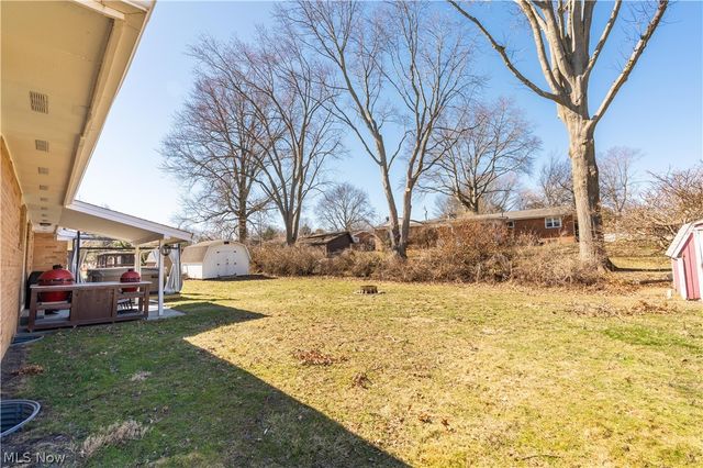 605 Briar Avenue NE, North Canton, OH 44720