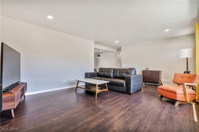 605 Briar Avenue NE, North Canton, OH 44720