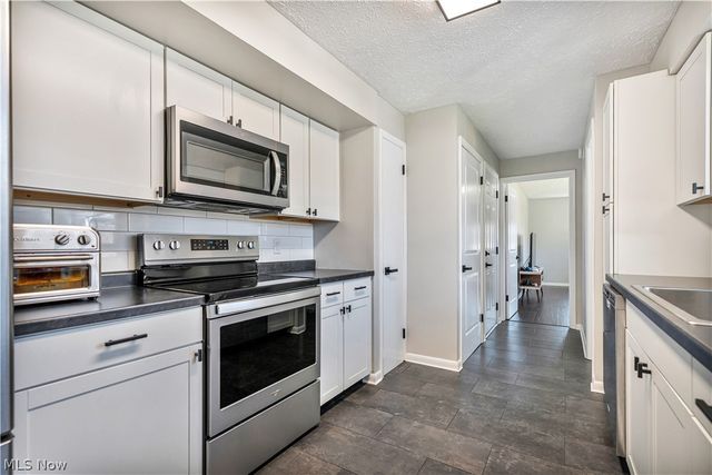 605 Briar Avenue NE, North Canton, OH 44720