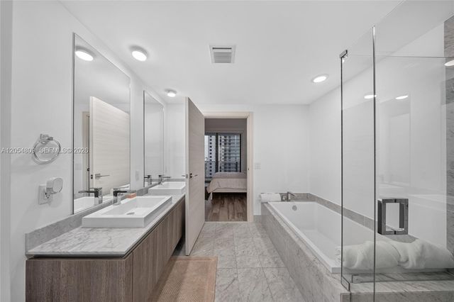 801 S Miami Avenue 3010, Miami, FL 33130