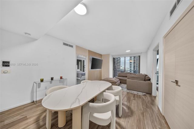 801 S Miami Avenue 3010, Miami, FL 33130