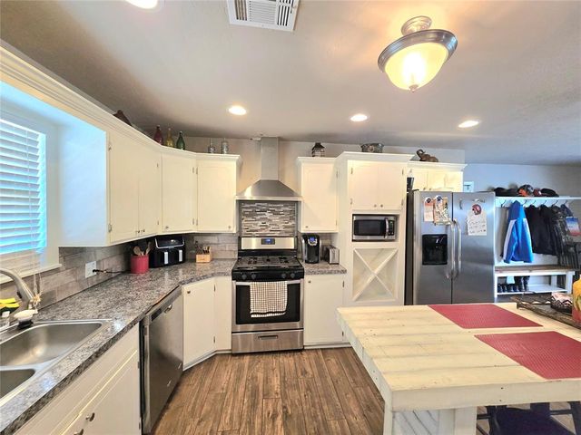 2015 Willard Drive, Altus, OK 73521