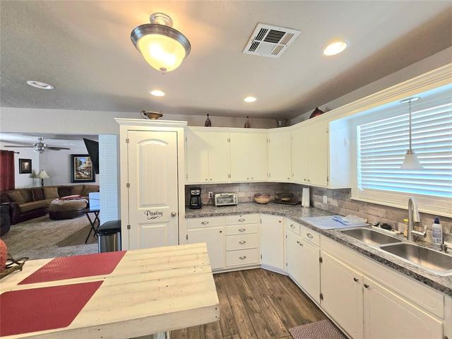 2015 Willard Drive, Altus, OK 73521