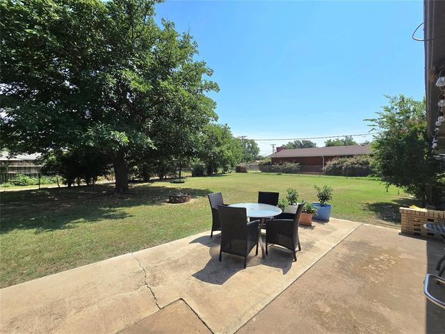 2015 Willard Drive, Altus, OK 73521