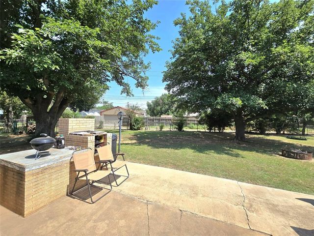 2015 Willard Drive, Altus, OK 73521