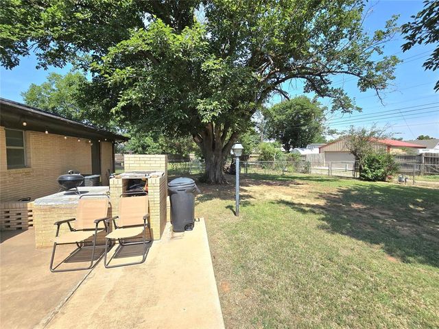 2015 Willard Drive, Altus, OK 73521