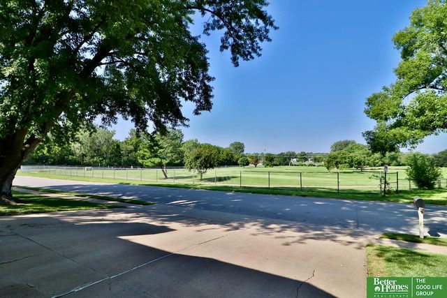 11635 Ruggles Street, Omaha, NE 68164