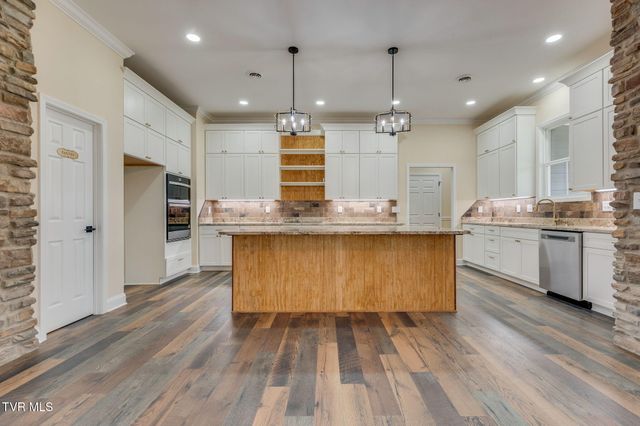 1120 Victoria Lee Way, Jonesborough, TN 37659