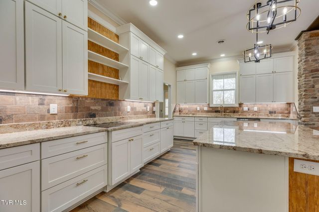 1120 Victoria Lee Way, Jonesborough, TN 37659