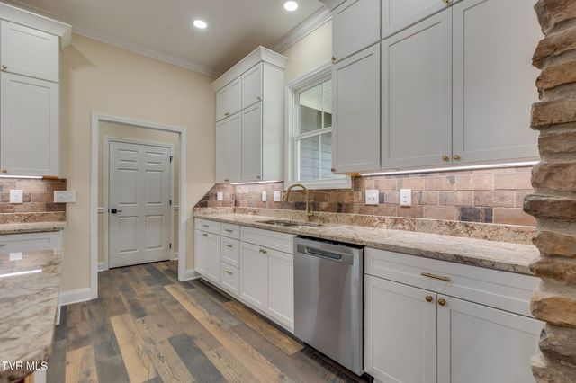 1120 Victoria Lee Way, Jonesborough, TN 37659